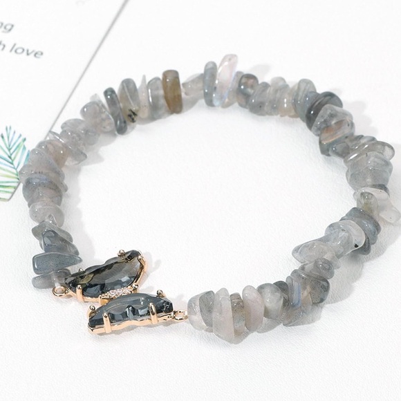 🆕New Labradorite Gemstone Bracelet with Butterfly Charm - Picture 2 of 6